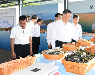 習(xí)近平在福建漳州市考察調(diào)研